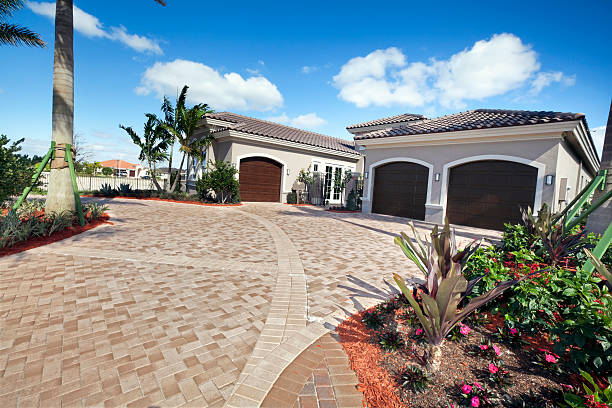 Best Driveway Paving Contractor  in Jonestown, TX
